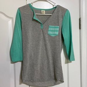 Zine baseball tee. Size medium